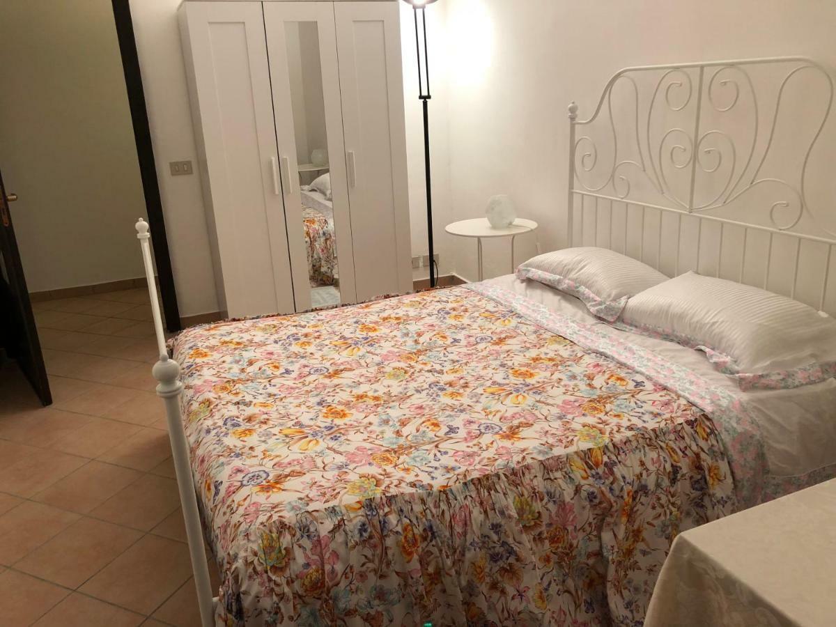 モンカリエーリ A Casa Di Lory Bed & Breakfast エクステリア 写真